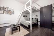 Charming Downtown Hideaway Steps from New York Café! Charming Downtown Hideaway Steps from New York Café!