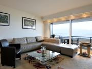 Refined Seaview Apartment Refined Seaview Apartment