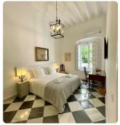 GATU PREMIUM Apartamento Palacio Oneto con Jardín Privado " Preferente mayores de 25 años y familias "