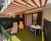 T1 rez de jardin avec grande terrasse – St Aygulf