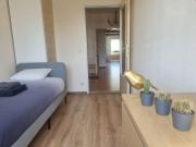 Digital Nomad Station - Bedroom with Desk and more