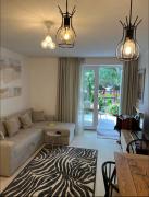 Central Studio 300m to the beach