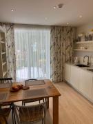 Central studio 200m to the sea