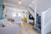Stylish 2-bed home in Chester City-Centre by 53 Degrees Property, ideal for Couples & Small groups, Great Location - Sleeps 5