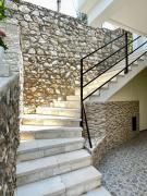 Top Himare