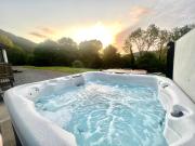 Wildwood Cottage with Hot Tub Wildwood Cottage with Hot Tub