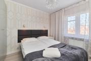 Kotlarska Market Square Apartment with Airconditioning by Renters