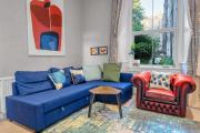 Cheerful Stays: 2 bedroom Sleeps 6 Cheerful Stays: 2 bedroom Sleeps 6