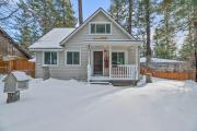 Boulder Bay Bungalow - Updated mountain retreat with hot tub, game table, and sauna!