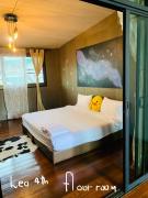 Top Khlong San