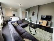 k50159 Spacious and modern apartment near the city center, free parking