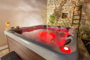 CASA MARIO-charming stone house with jacuzzi CASA MARIO-charming stone house with jacuzzi