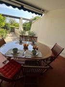 Spacieux appartement, grande terrasse, accès plage