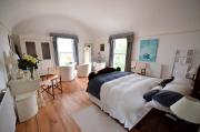 Bantham House, Bantham, South Devon - a few steps from golden sandy beaches