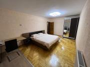 Квартира трикімнатна