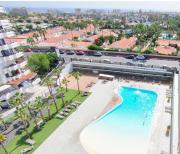 Green 431 by CASAS COCODRILO