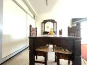 Cosy hyper central typical home