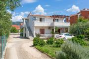 Apartments with a parking space Kastel Stafilic, Kastela - 20843