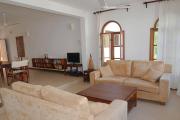 Suite apartment, pool, beach access nearby C224