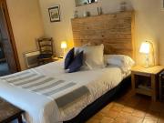 Charmantes chambres avec piscine près de labbaye de Solesmes - FR-1-410-403