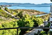 Top Rafina