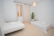 For You Rentals Hermoso apartamento TEMPORAL Plaza Zerolo - Chueca - Madrid DIN131F