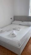 Top Himare Top Himare