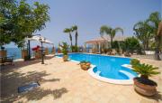 4 Bedroom Stunning Apartment In Ciotta