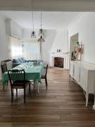 Casa tipo chalet en PH a tres cuadras del mar