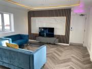 Walter Road Holiday Home Swansea - 4 bedrooms