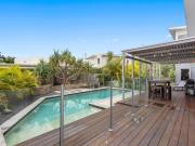 Casuarina Surfbreak Beach House with Pool