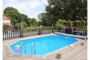 Saint-Saturnin 3-Bed Home Sleeps 10 Pool Garden