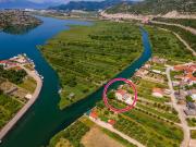 Apartmani Mostina near river