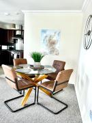 Riverview Apartment 2 bed, 2 bath, Free Parking WiFi Riverview Apartment 2 bed, 2 bath, Free Parking WiFi