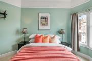 Stylish coastal 2-bed apartment with parking Stylish coastal 2-bed apartment with parking