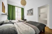 Plac Zbawiciela Spacious Apartments - Top Location, Metro 200m, 53m2 - by Rentujemy