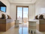 Plein centre Marrakech, grand balcon filant