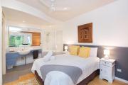 Top Casuarina
