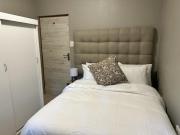 St Ives beach access apartment