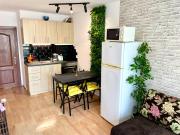 Budget First Sea Line Apt. FLORA