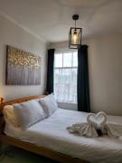 Sea side flat 5 with fast WIFI and free PARKING