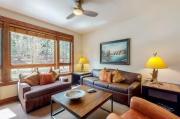 Ski In, Ski Out 2 Bedroom At Snowflake Chairlift - Bluesky Condos