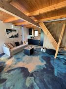 GooseHaus z prywatną sauną i jacuzzi