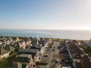 Modern 1 Bed, close to beach and highstreet