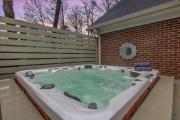 Cozy & Relaxing Home, Hot Tub, Fire Pit, Deck