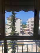 Lilis House Golem, Durres