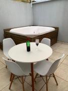 Casa com Jacuzzi e churrasqueira individual