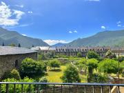 Dúplex amb encant al casc antic dEsterri i vistes úniques by RURAL DÀNEU