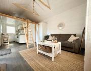 Oak Heart, Lucavsalas namiņš