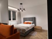 Gold Sleep apartament we Wrocławiu z prywatnym jacuzzi i dużym łóżkiem